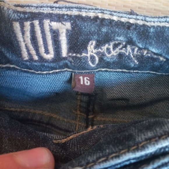 JEANS SALE! ALL SIZES BUY 1 FOR $25 GET ONE FREE! MOVING SALE! SIZES  2 TO 26 - Picture 10 of 11